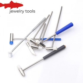  Set di 8 martelli in ottone massiccio per la riparazione di orologi.
