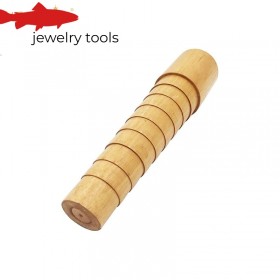  Dřevěný stupínek pro náramky s trnem