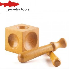  Sieradenmaakset met houten koepelblokken